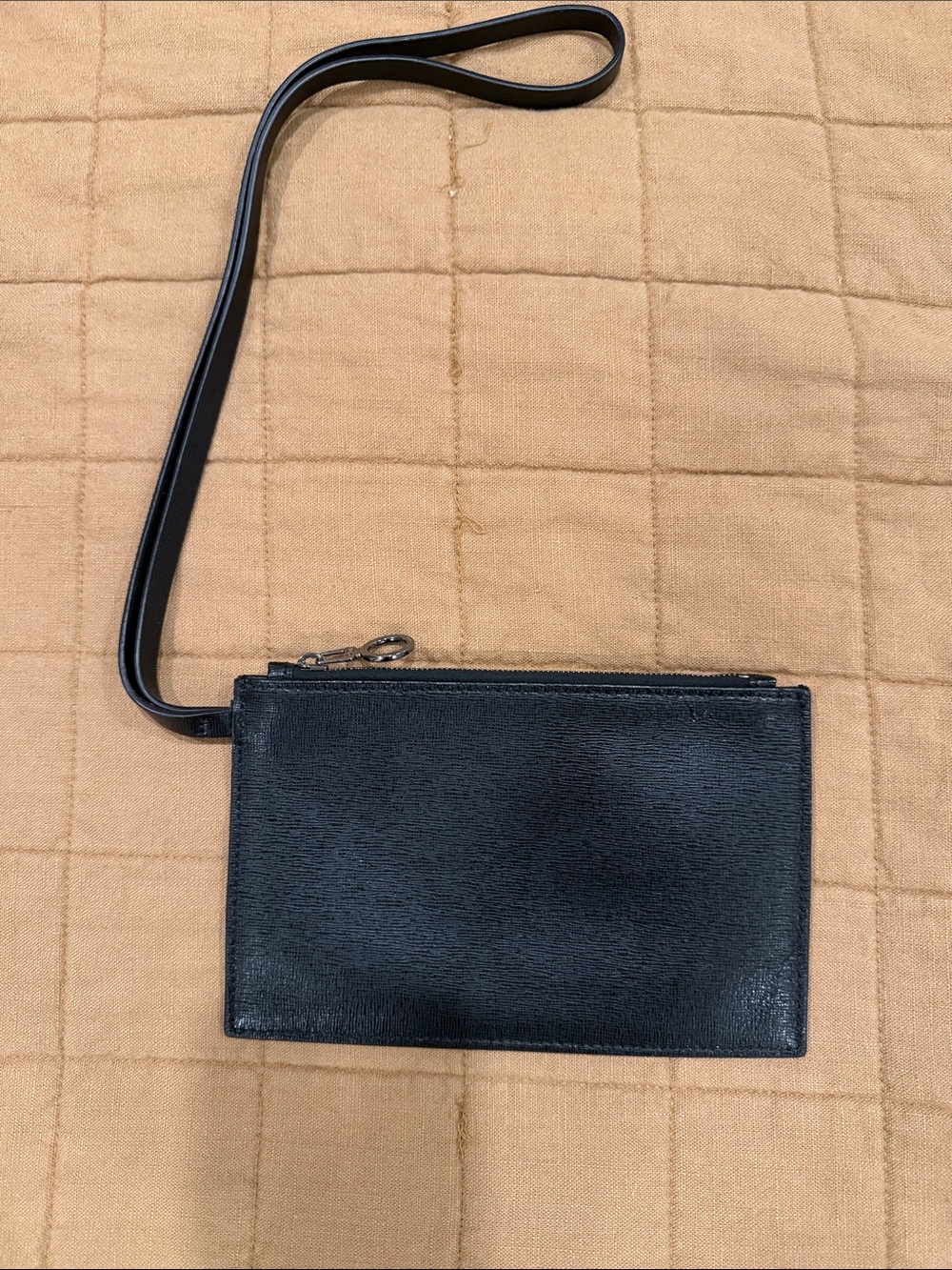 Off-white Wristlet - Picture 5 of 7